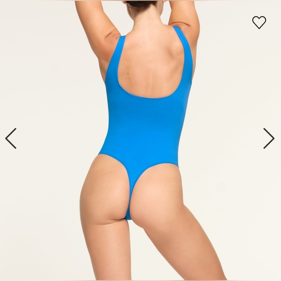 Skims SOFT SMOOTHING SEAMLESS thong bodysuit - Picture 4 of 6